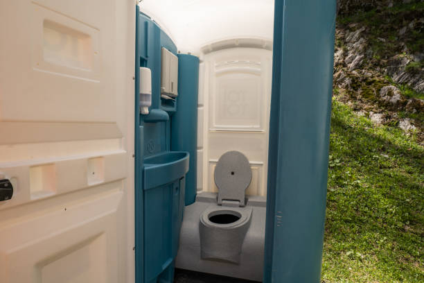 Best Portable restroom trailer rental  in Lakeside, OR