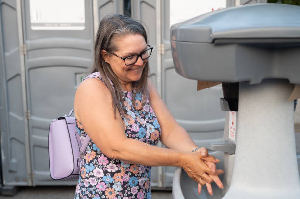 Portable bathroom rental in Lakeside, OR